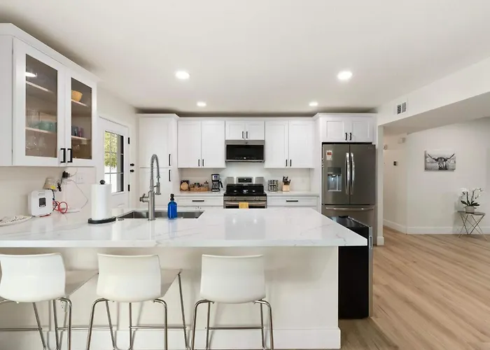 Hébergement de vacances 3bd Pool Hot Tub Garage Full Kitchen Asu *